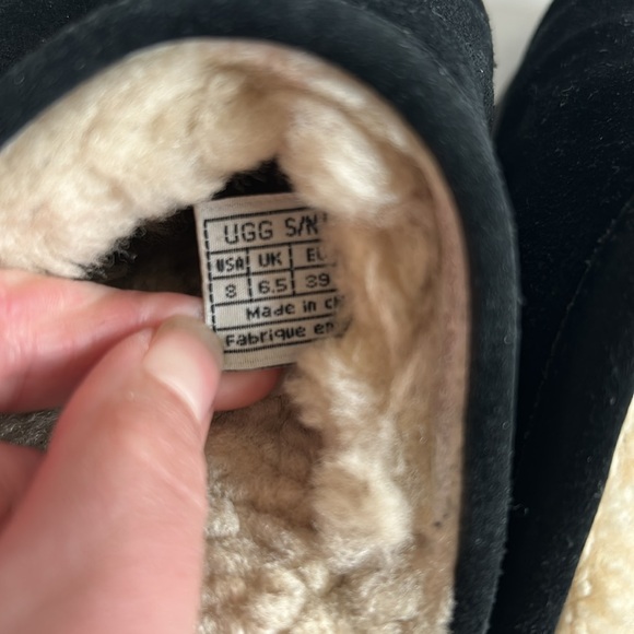 UGG Australia #5430 Solvang Shearling Lined Mules / Clogs - Black - 8 - Picture 6 of 9